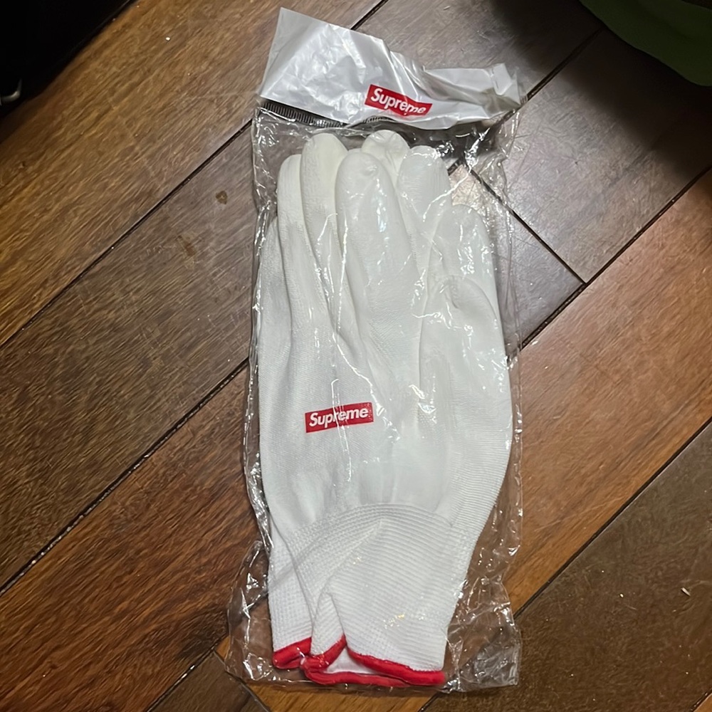 Supreme Rubberized Gloves FW20